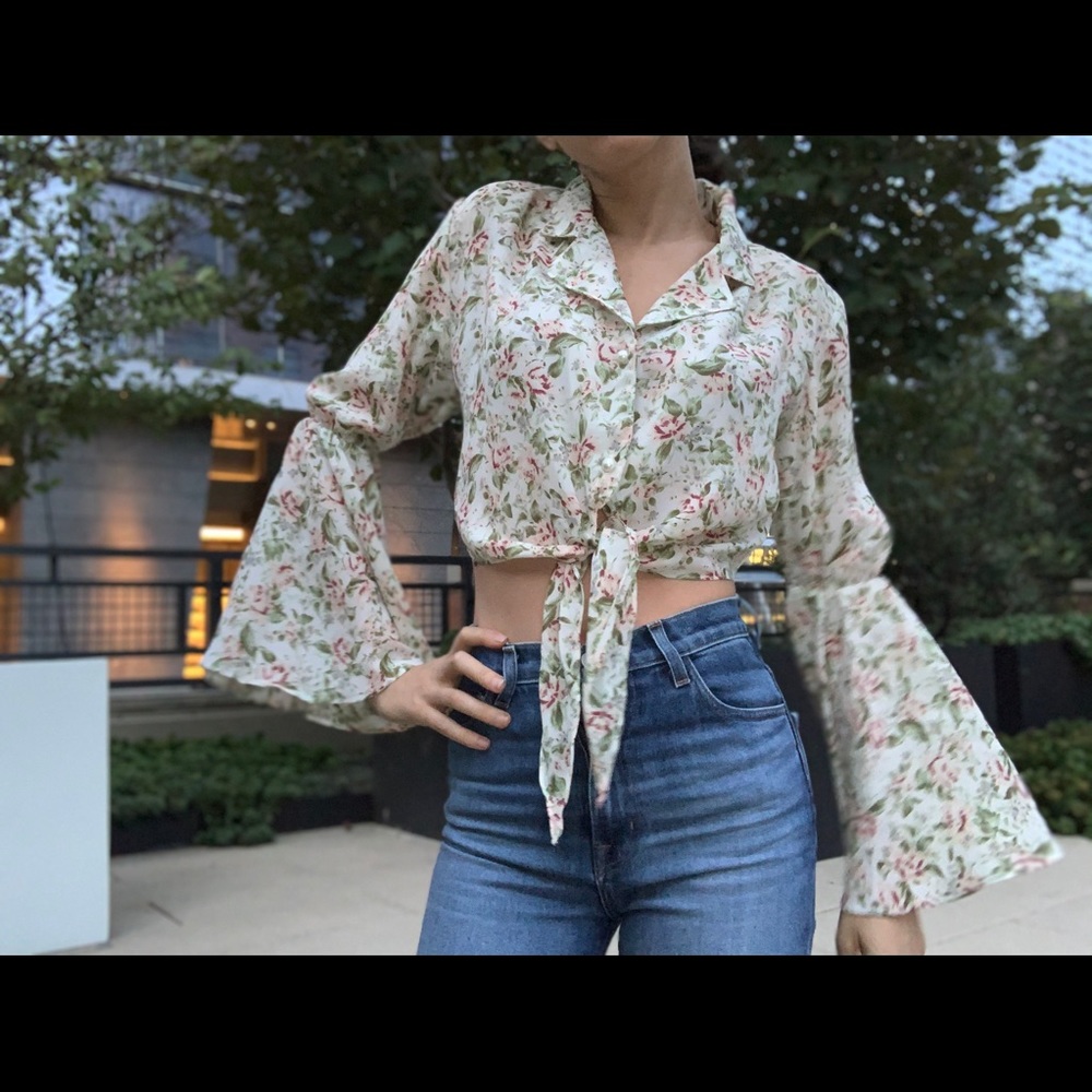 Beautiful bell sleeved buttoned cropped blouse